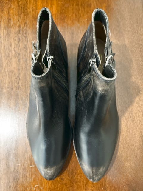 Frye Size 8 Black Shoes