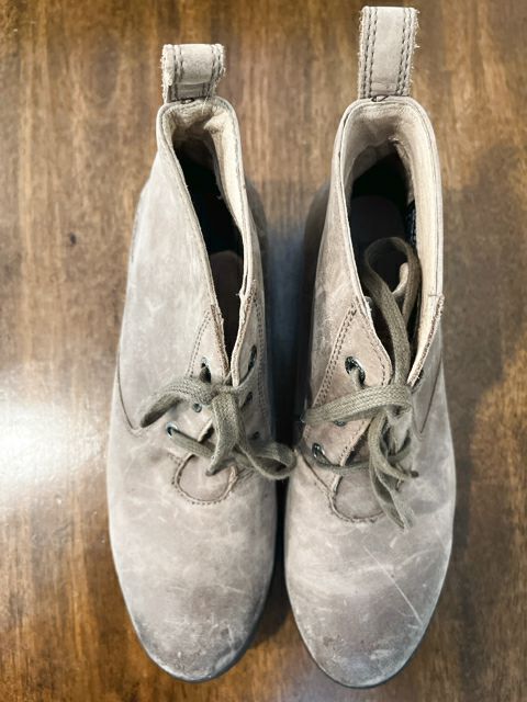 Bogs Size 8.5 Taupe Shoes