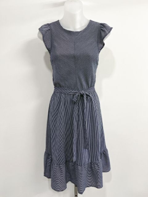 Monteau Size Medium Navy Dress