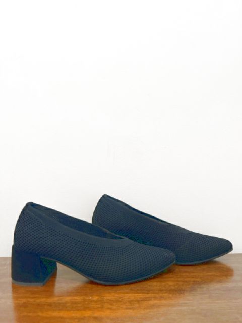 Eileen Fisher Size 7.5 Black Shoes