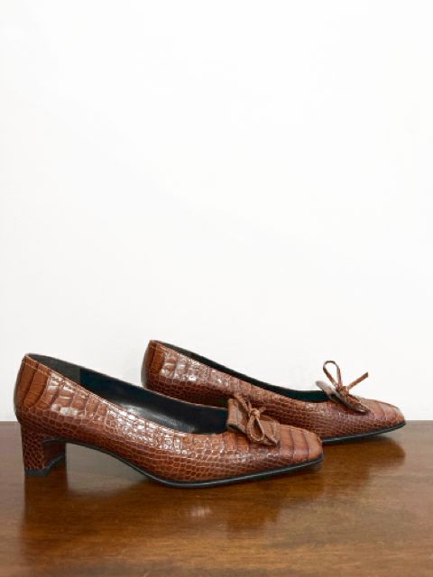 Stuart Weitzman Size 6.5 Brown Shoes