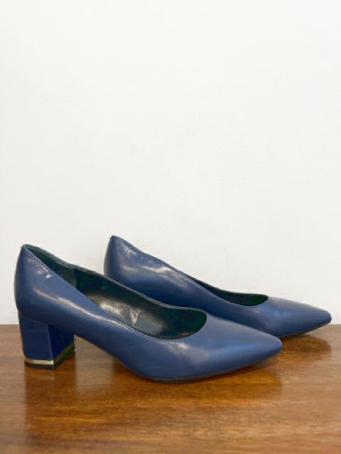Calvin Klein Size 7 Navy Shoes