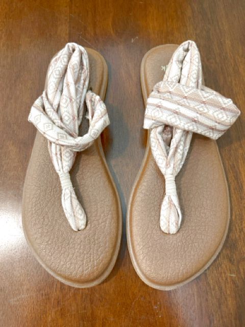 Sanuk Size 10 Tan Shoes