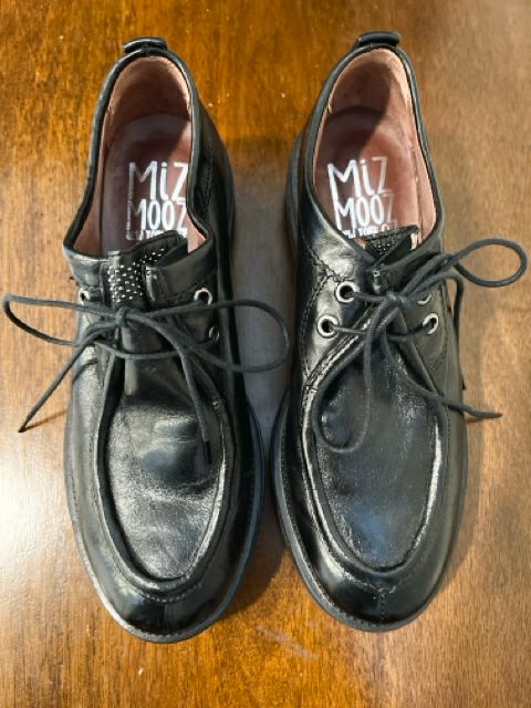 Miz Mooz Size 6.5 Black Shoes