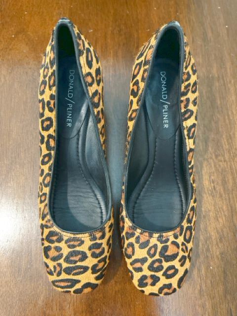 Donald J Pliner Size 6 Animal print Shoes