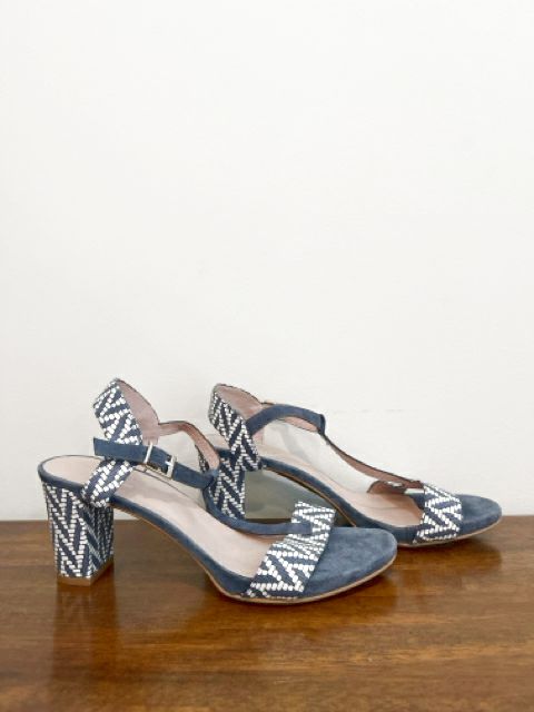 Brenda Zaro Size 8 Blue Shoes