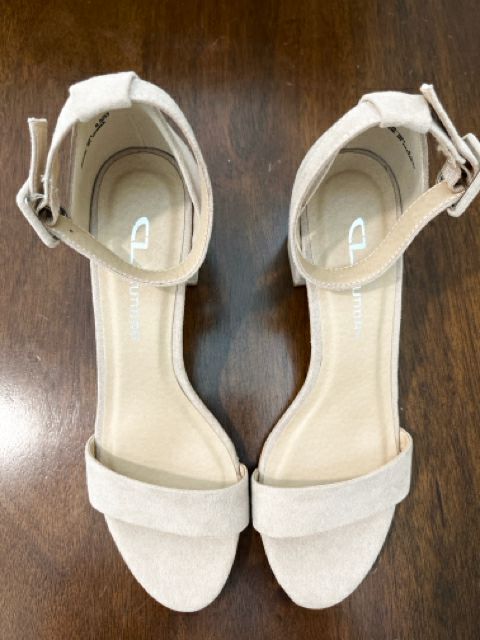 Chinese Laundry Size 6.5 Tan Shoes