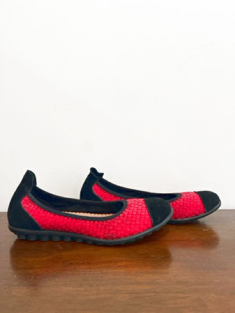 Bernie Mev Size 8 Red Shoes