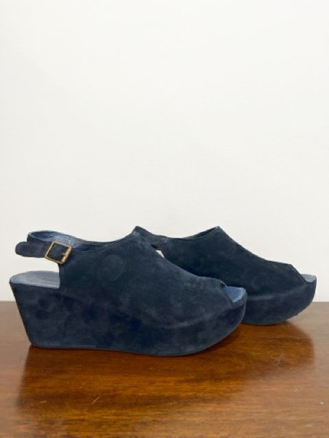 Chocolat Blu Size 9 Navy Shoes