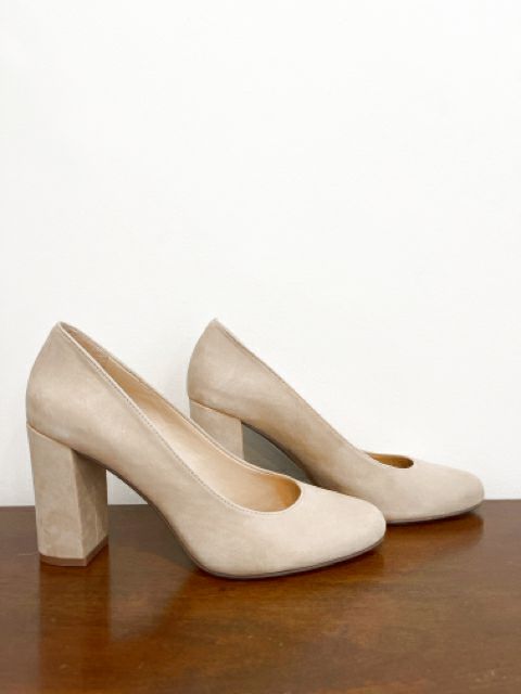 Gianni Bini Size 7.5 Nude Shoes