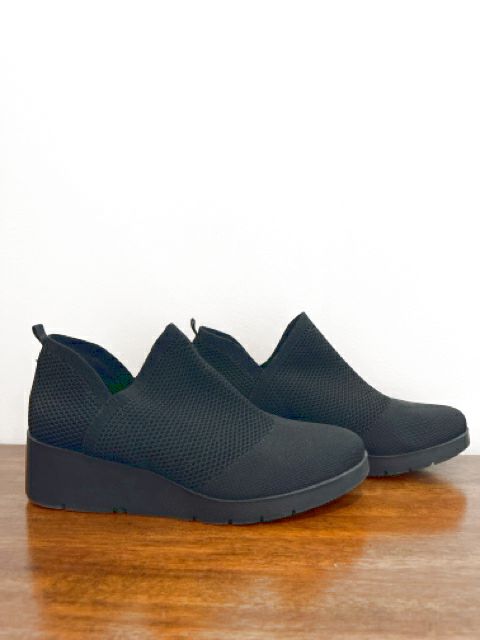 Anne Klein Size 8.5 Black Shoes