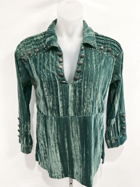 Size Large Green Top