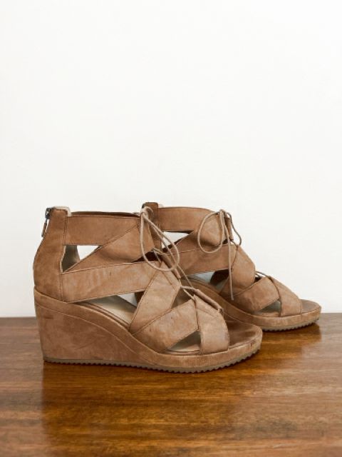 Eileen Fisher Size 8.5 Tan Shoes