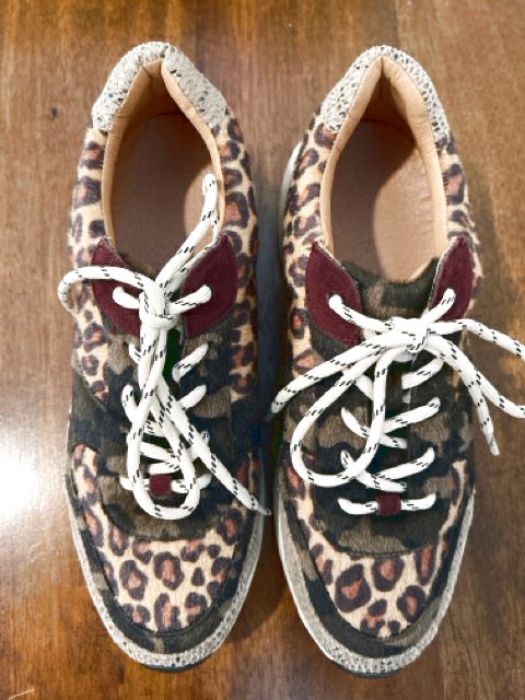 Oasis Society Size 9 Animal print Shoes