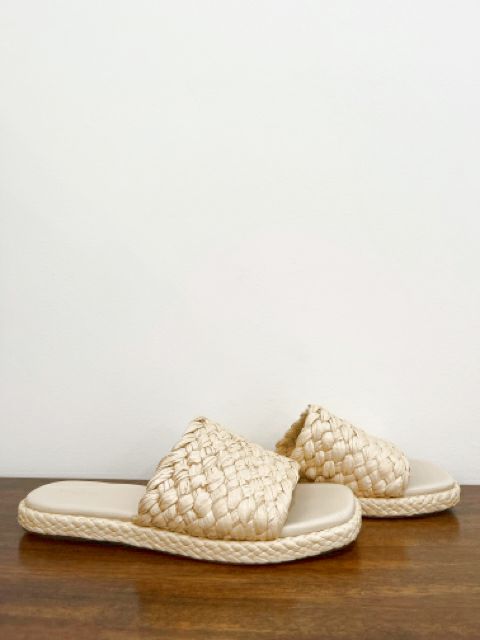 Vince Size 10 Straw Shoes