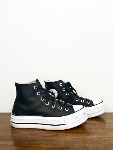 Converse Size 6 Black Shoes