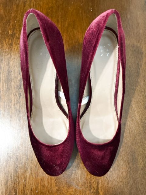 A New Day Size 10 Burgundy Shoes