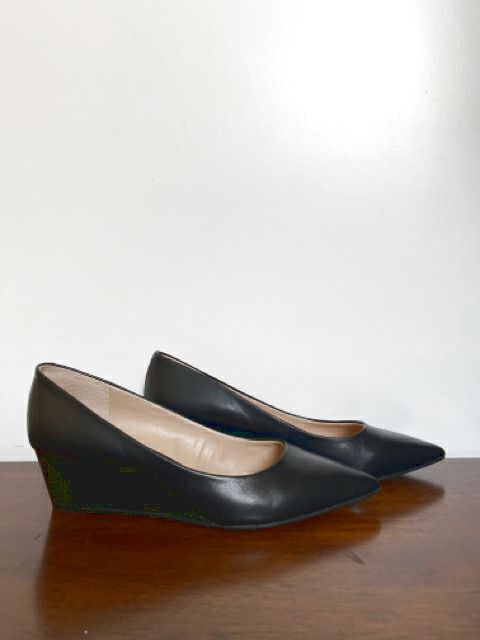 Franco Sarto Size 7 Black Shoes