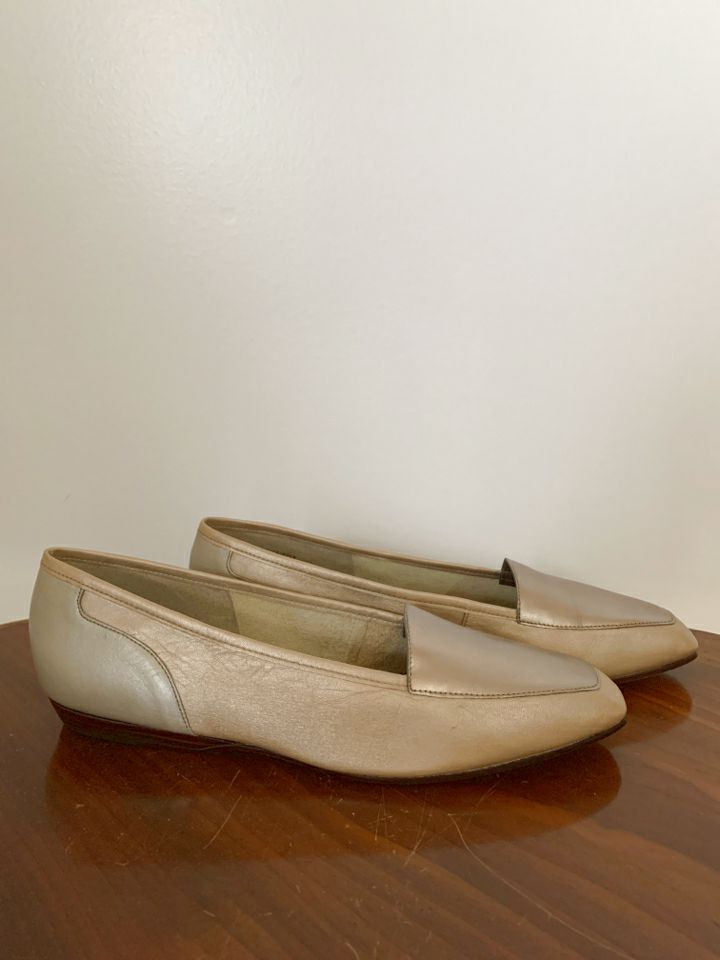 Enzo Angiolini Size 10 Gold Shoes