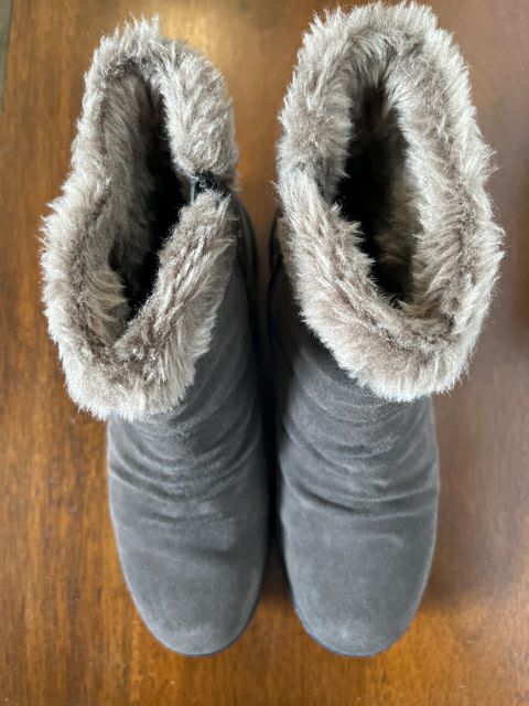 Baretraps Size 7 Grey Shoes