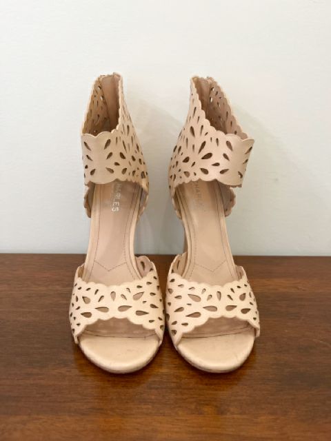 Charles David Size 9.5 Nude Shoes