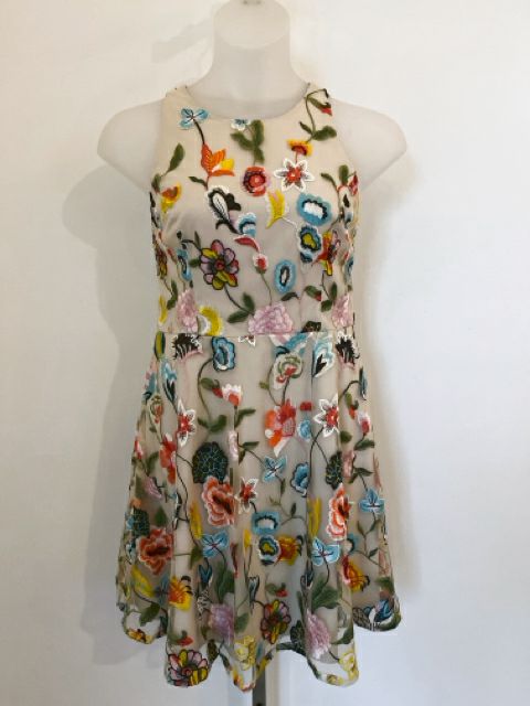 Gianni Bini Size Large Floral print Dress