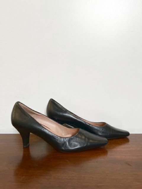 Liz Claiborne Size 7 Black Shoes