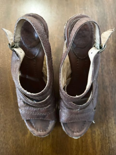 Frye Size 8.5 Brown Shoes