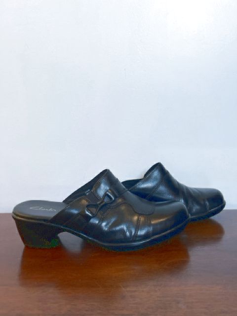 Clarks Size 8 Black Shoes
