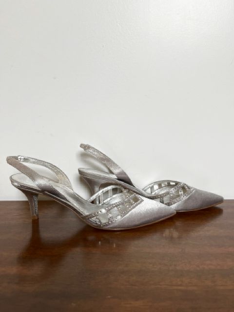Adrianna Papell Size 7 Silver Shoes