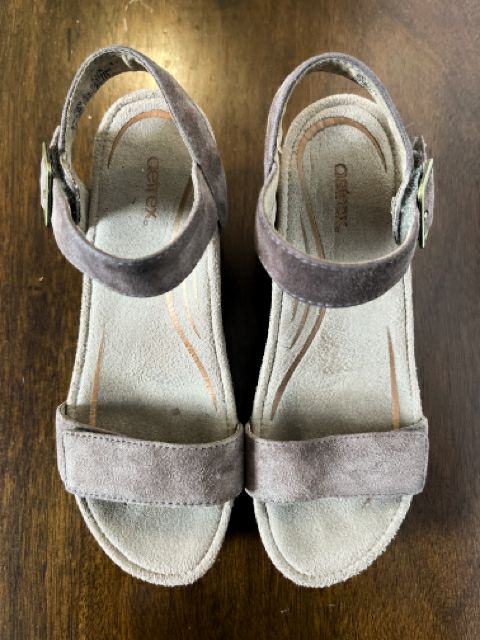 Aetrex Size 6 Taupe Shoes