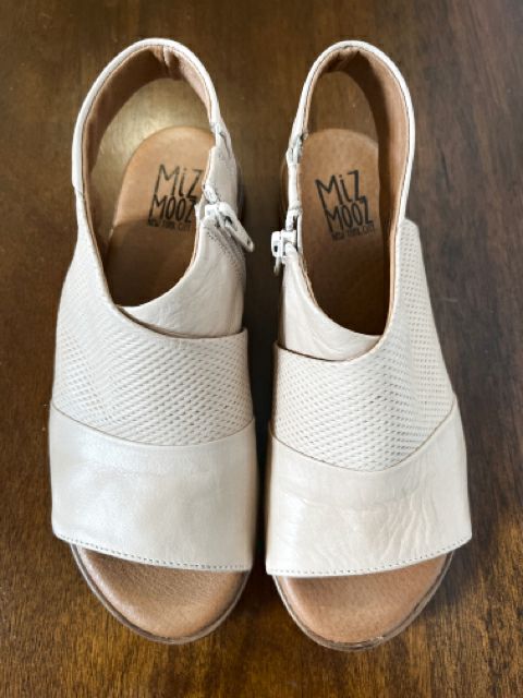 Miz Mooz Size 6.5 Blush Shoes